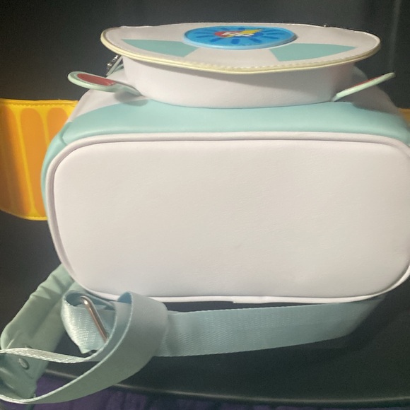 Lounge Fly Chip and Dales Rescue Rangers Mini Backpack - Picture 7 of 8